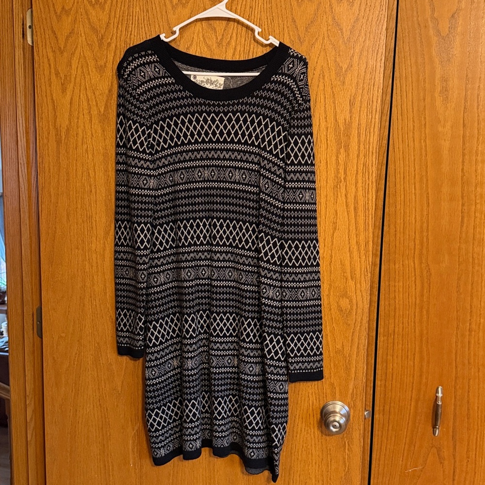 Aventura Black Patterned Long Sleeve Scoop Neck Knee Length Sweater Dress Size L